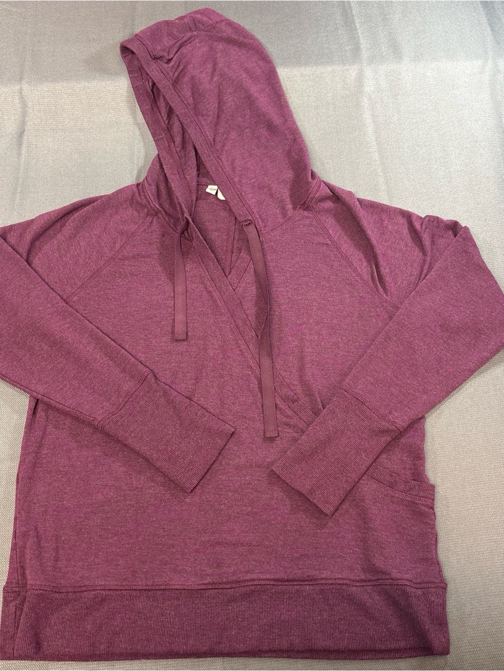 Athleta 2015 women’s heathers plum wrap, hoodie size large with thumb holes,